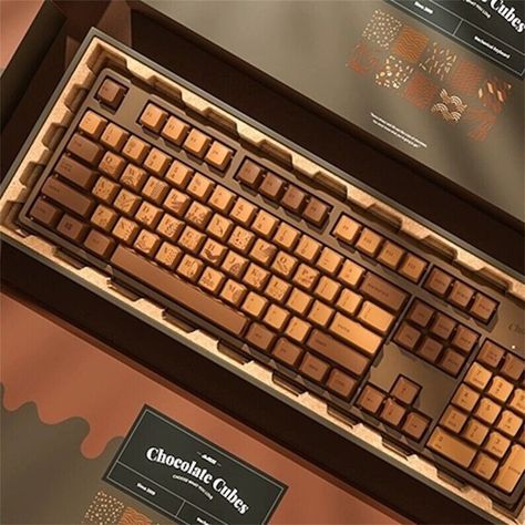 beautiful keyboard Brown Gaming Setup, Pretty Keyboard, Aesthetic Gaming Setup, Chocolate Cubes, Retro Keyboard, Unique Keyboards, Chocolate Cube, Office Keyboard, Brown Theme