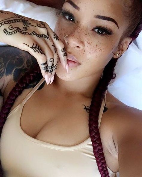 Tattooed Freckles, Women With Freckles, Freckle Face, Taste The Rainbow, Girl Swag, Black Tattoos, Redheads, Natural Hair Styles, A Woman