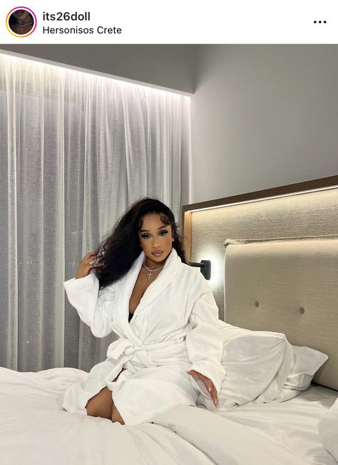 Big Robe Photoshoot, Bath Robe Aesthetic, Bath Robe Photoshoot Photo Ideas, White Robe Photoshoot, Luxury Bath Robe Aesthetic, White Robe Photoshoot Hotel, Black Women, Hotel, Photographer