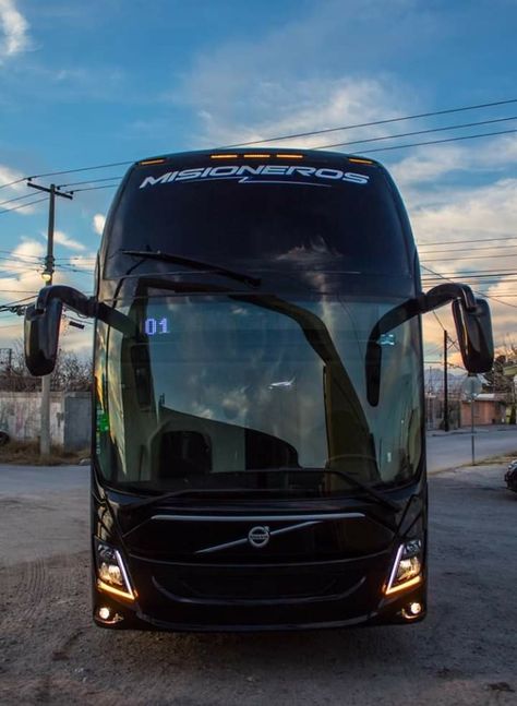 Volvo Bus, Bus Interior, Tractor Trailer Truck, Luxury Van, Heavy Construction Equipment, Luxury Bus, Luxury Family, Bus Line, Stance Cars