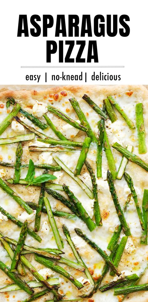 Top view of asparagus pizza with mozzarella and cream cheese. Taco Stromboli, Asparagus Pizza Recipes, Asparagus Flatbread, Healthy Homemade Pizza, Asparagus Pizza, Parmesan Pizza, Parmesan Asparagus, How To Cook Asparagus, Veggie Pizza