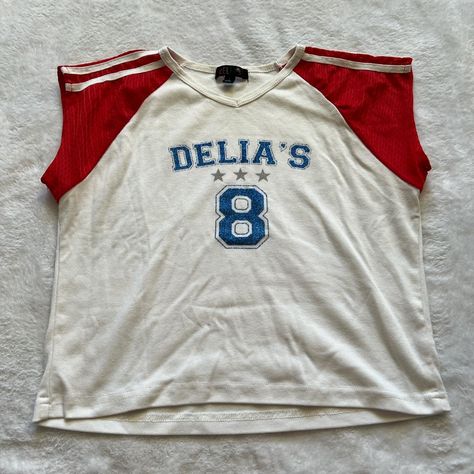 Delia’s baseball raglan baby tee with the number 8.... - Depop Vintage Baseball Tee, Twilight Costumes, Skateboarding Clothes, Baseball Graphic Tees, Vintage Band T Shirts, Squad Outfits, Baseball Tee Shirts, Baby Graphic Tees, Sports Baby