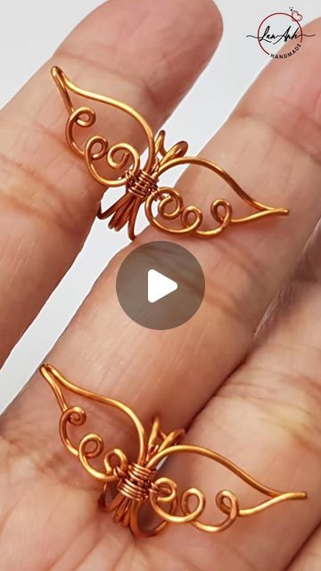 Lan Anh Handmade on Instagram: "Easy making wire jewelry | Angel wings earcuff  #shortsvideo #handmade #diy" Angel Wings Easy, Wire Angel, Jewelry Angel, Diy Angel Wings, Wire Jewelery, Wire Work, Angel Wings, Wire Jewelry, Ear Cuff