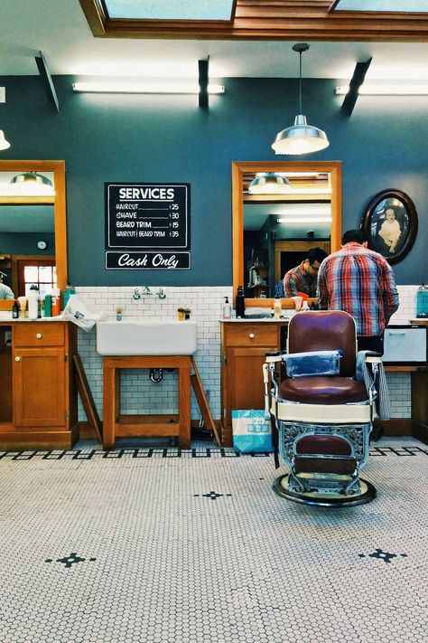 Shop Set Up Ideas, Barber Chair Vintage, Barbershop Design Interior, Best Barber Shop, Set Up Ideas, Barber Shop Interior, Barbershop Design, Vintage Barber, Barber Shop Decor