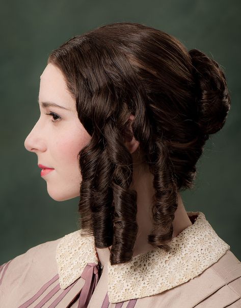 Early Victorian 1840s Hairstyles Women, 1840 Hairstyles, Easy Victorian Hairstyles, 19th Century Hairstyles, Victorian Era Hairstyles, 1800s Hairstyles, Historical Hairstyles, Edwardian Hairstyles, Victorian Hair