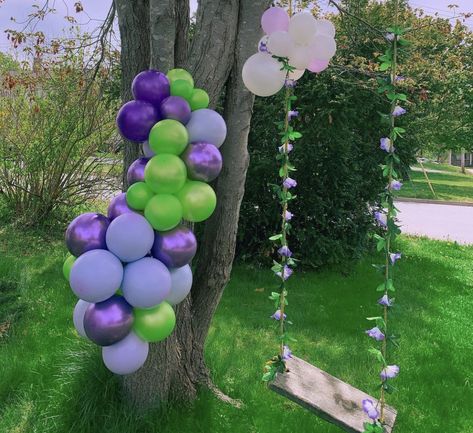 Tinkerbell Balloon Garland, Tinkerbell Balloons, Garden Fairy Party, Green Balloon Garland, Clean Hacks, Balloon Tower, Bathroom Towel Decor, Tinkerbell Party, Fairy Garden Party