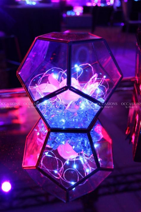 Galaxy Themed Wedding Flowers, Elegant Space Theme Party, Celestial Table Centerpiece, Cyberpunk Wedding Theme, Galaxy Wedding Decor, Purple And Blue Wedding Theme, Galaxy Themed Wedding, Futuristic Party, Astrology Party