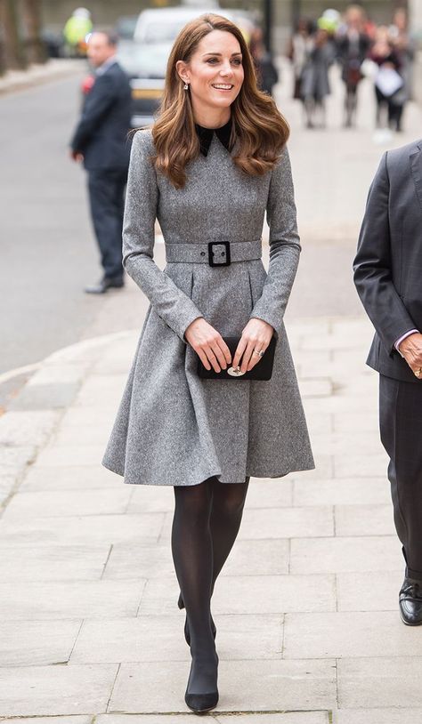 Kate Middleton with the queen Kate Middleton Stil, Vévodkyně Kate, Kate Middleton Style Outfits, Düşes Kate, Kate Middleton News, Looks Kate Middleton, Kate Middleton Dress, Kate Middleton Outfits, Middleton Style