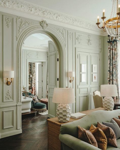 Interior spotlight: Soho House #Paris Set in a 19th-century building in Pigalle, #sohohouse Paris was the former home of the French artist and poet Jean Cocteau. It features Art Deco and 1940s-inspired interiors. The five-storey club includes a terrace with a plunge pool, a gym with two movement studios, club space, a restaurant, 36 bedrooms, and a collection of French art. 📍 Soho House Paris, Paris, France 📸: @sohohouse #repost #innspiringtravels #socialtravelblog Dreaming of visiting Pa... Best Hotels In Paris, Where To Stay In Paris, Hotels In Paris, Jean Cocteau, Unique Hotels, Paris Paris, Soho House, Plunge Pool, Dining Nook