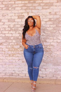 Plus Size Bodysuit Outfit, Bodysuit Outfit Plus Size, Bodysuit Outfit Summer, How To Wear A Bodysuit, Bodysuit Outfit Jeans, Plus Size Body Suit, Body Suit Outfit, Jeans And Bodysuit, Body Suit Outfits