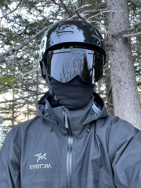 Arcteryx Snowboarding, All Black Snowboarding Outfit, Black Snowboarding Outfit, Arcteryx Aesthetic, Granola Guy Style, Black Ski Outfit, Mens Ski Clothes, Arcteryx Outfit, Ski Instagram