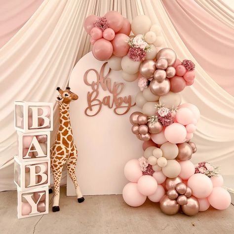 Giraffe baby shower ideas - A Pretty Celebration Beige Balloon Garland, Giraffe Baby Shower Cake, Giraffe Baby Shower Theme, Baby Shower Balloon Arch, Baby Shower Sweets, Baby Shower Dessert Table, Baby Shower Theme Decorations, Baby Shower Treats, Baby Shower Giraffe