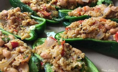 Anaheim Peppers, Hot Pepper Recipes, Healthy Mexican Recipes, Stuffed Anaheim Peppers, Pepper Recipe, Grilled Peppers, Poblano Peppers, Healthy Mexican, Stuffed Poblano Peppers