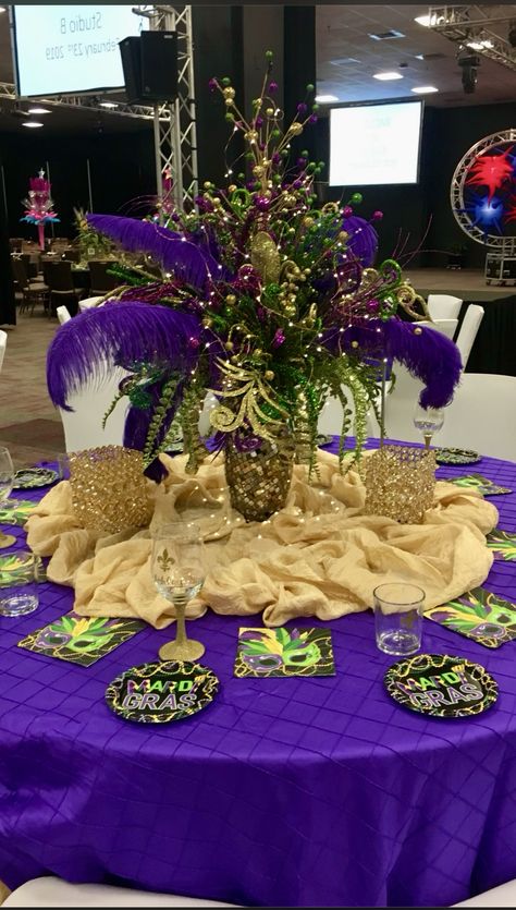 Mardi Gras Ball Table Centerpieces, Masquerade Decorations Centerpieces, Elegant Mardi Gras Tablescape, Mardi Gras Party Ideas Decoration, Mardi Gras Photo Backdrop, Mardi Gras Party Decor, Mardi Gras Table Centerpiece Ideas, Mardi Gras Decorations Ideas, Madi Gras Party