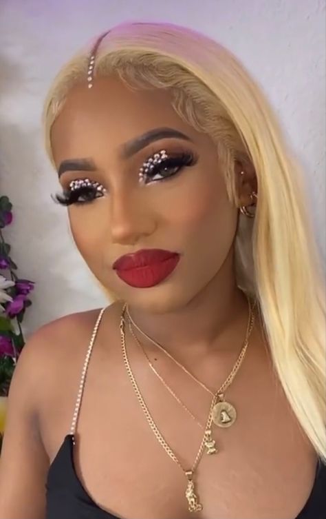 Rhinestone Edges, Extraordinary Makeup, Homecoming 2022, Flawless Face Makeup, Birthday Makeup Looks, Gold Makeup Looks, Face Beat Makeup, Natural Glam Makeup, Glitter Makeup Looks