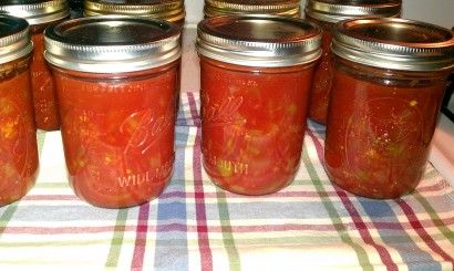 Salsa Canned Gifts, Homemade Rotel, Preserve Recipes, Canning Garden, Canning Granny, Homemade Ketchup Recipes, Hamburger Vegetable Soup, Dehydrating Food, Making Cheese