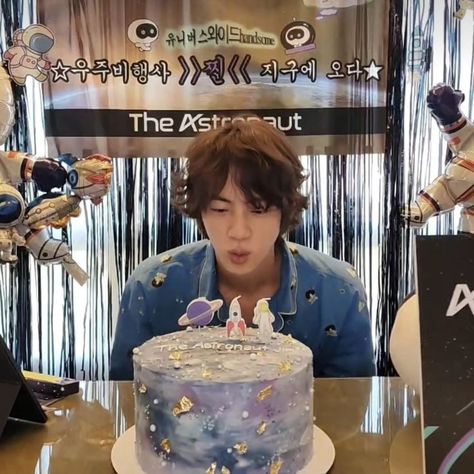 Happy Birthday Seokjinie 🎂🎉 #jungkook #jungkookupdates #jin Jin Birthday Cake, Bts Birthday Cake, Jin Birthday, Bts Birthday, Bts Birthdays, Jin Bts, Kim Seok Jin, Bts Jin, Cute Cartoon Wallpapers