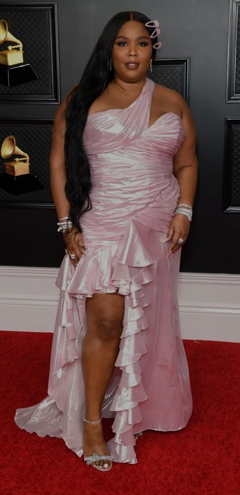 Lizzo Outfits, Celebrity Red Carpet, Grammy Awards, Jimmy Choo, High Low Dress, One Shoulder Formal Dress, Red Carpet, Black Women, Carpet