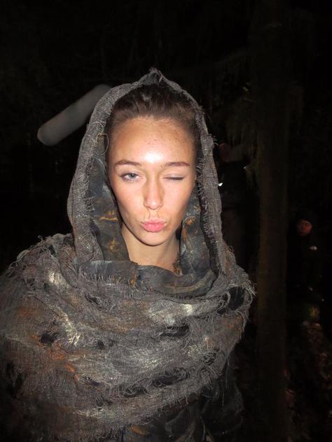 andrea on Twitter: "choose one alycia bts pic (the 100) https://t.co/BSsaasfh7I" Lexa Kom Trikru, Lexa E Clarke, Commander Lexa, The 100 Characters, Lexa Y Clarke, Alycia Jasmin Debnam Carey, Clarke And Lexa, Lexa The 100, Alycia Jasmin