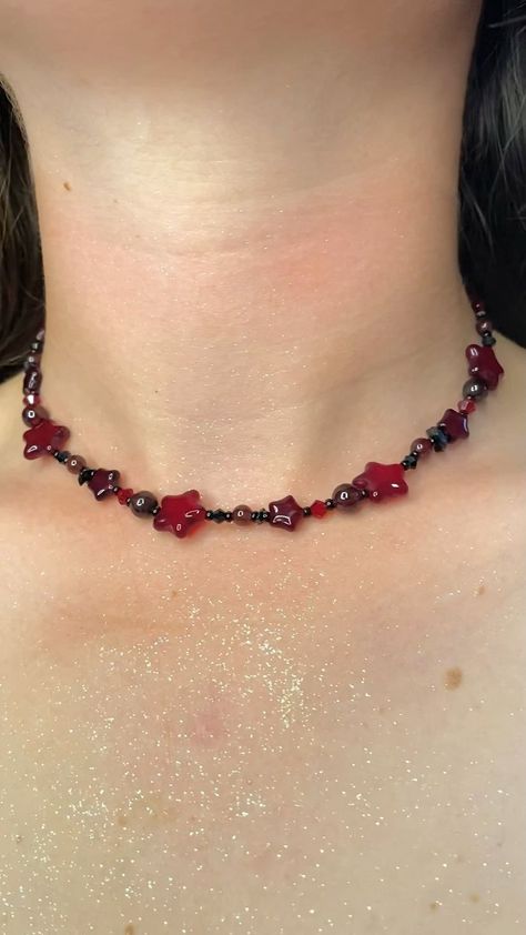 1222 jewelry company ❤ on Instagram: “Garnet skies 🥀🌌 handmade necklace made with: Garnet round beads, Glass star beads, Black tourmaline chips, And a silver plated heart…” Red Beaded Necklaces, Necklace Outfit, Star Beads, Expensive Jewelry Luxury, Diy Jewelry Unique, Charm Necklace Silver, Expensive Jewelry, Funky Jewelry, Birthstone Bracelets