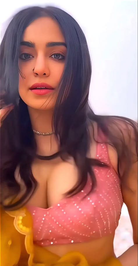 Ada Sharma, Adha Sharma, Blurred Aesthetic, Ball Wallpaper, Girl Mirror, Mirror Shot, Adah Sharma, Bollywood Fashion, Stylish Girl