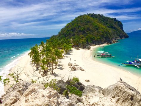 Known as the epicenter of world marine biodiversity in the the Philippine’s Visayan sea, Gigantes Island is a hidden Paradise that is worth to be uncovered. It is located on the northern coas… Gigantes Island, Travel Philippines, Iloilo City, Davao City, Cebu City, Tourist Spots, Palawan, Historical Place, Cebu