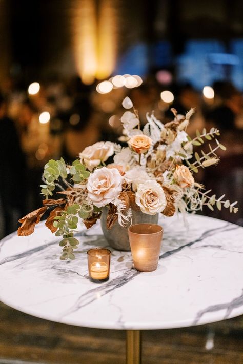 Wedding Cocktail Tables Centerpiece, Wedding Cocktail Table, Cappuccino Rose, Cocktail Table Centerpieces, Champagne Wedding Flowers, Quicksand Rose, Wedding Cocktail Tables, Sahara Rose, Rose Centerpiece