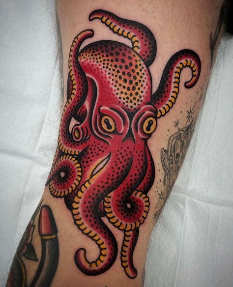 𝕿𝖍𝖊 𝕿𝖗𝖆𝖉 𝕮𝖔𝖑𝖑𝖊𝖈𝖙𝖎𝖛𝖊 on Instagram: “Love this solid Octopus by the great @andrewbtattooer - Andrew Basinger is based out of Costa Mesa, California. Books are currently closed…” Traditional Tattoo Octopus, Octopus Tattoos For Men, Traditional Octopus Tattoo, Cute Octopus Tattoo, Octopus Tattoo Ideas, Tattoo Octopus, Tattoo Lines, Traditional Tattoo Drawings, Tattoo Perna