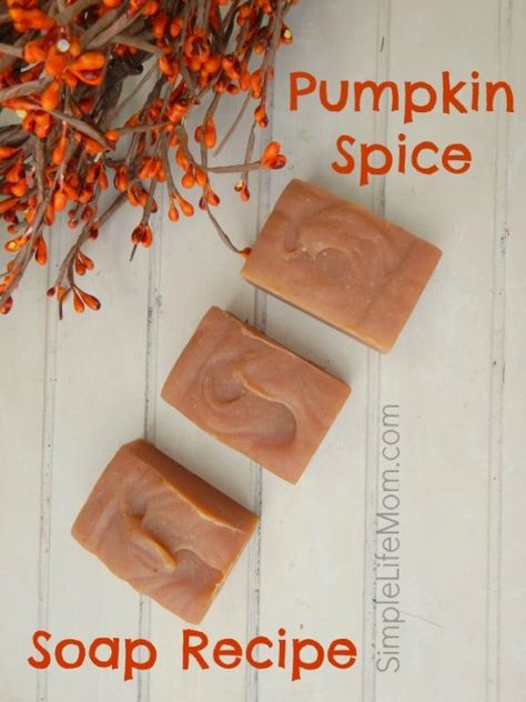 Pumpkin Spice Soap Recipe Soap Christmas, Pumpkin Spice Soap, Savon Diy, Pumpkin Soap, Fall Soaps, Bars Of Soap, Pumpkin Spice Recipe, Cold Process Soap Recipes, Soap Recipe