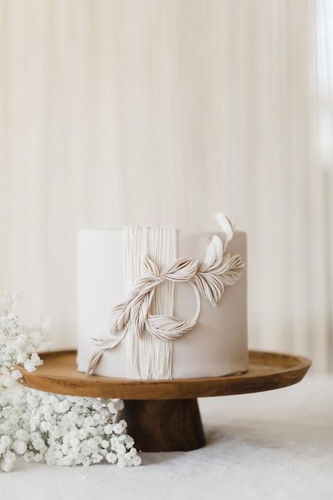 Wedding Cake Tops, Wafer Paper Cake, Modern Cakes, Neutral Color Palette, Amazing Wedding Cakes, Cake Photography, Engagement Cakes, Cake Trends, Modern Wedding Cake