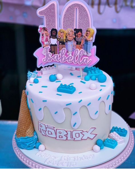 Cake For 10th Birthday Girl, Birthday Cake 9th Girl, 10th Birthday Cake Girl, 10th Birthday Girl Cake, Roblox Cake Girl, Happy Birthday Cake Girl, Girls 8th Birthday, Roblox Cakes, Birthday Cale