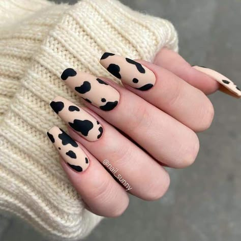 30+ Amazing Matte Nails You Need To Try! - Prada & Pearls Pretty Nails Matte, Cute Nails Acrylic Matte, Matte Nail Designs Ideas, Matte Black Nails Design, Matt Nails Design, Cute Nails Matte, Cow Nails Designs, Cute Matte Nails, Spot Nails