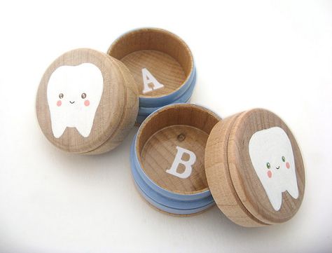 Tooth storage boxes for the #toothfairy! Smile Savvy, dental internet marketing @ www.smilesavvy.com #SmileSavvy #dentalinternetmarketing Fairy Box, Tooth Fairy Box, Tooth Box, Cute Tooth, The Pillow, Tiny Humans, Baby Teeth, Tooth Fairy, Kids' Room