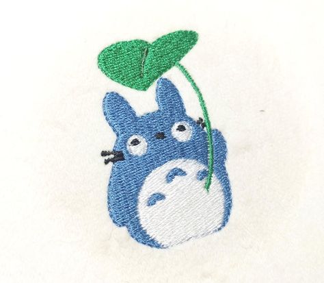 Fichiers de machine de broderie Totoro Studio Ghibli avec la | Etsy Embroidery Stitches Flowers, Embroider Ideas, Embroidery Hoop Art Diy, Embroidery Hoop Wall Art, Bag Craft, Soyut Sanat Tabloları, Embroidery Stitches Tutorial, Hand Embroidery Projects, Pola Sulam