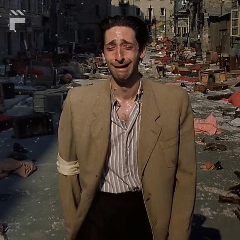 FILMTHUSIAST on Instagram: “In order to connect with the feeling of loss required to play the role in “The Pianist”, Adrien Brody got rid of his apartment, sold his…” Nicholas Brody, The Pianist, Adrien Brody, Jerry Lewis, Dean Martin, Jim Carrey, Peaky Blinders, Movie Characters, Pose Reference