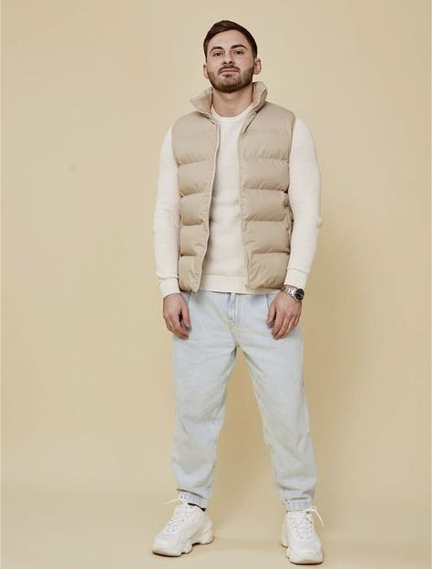 Fashion For Guys, Men Winter Fashion, 10 Winter Outfits, Puffer Outfit, Japan Outfits, Bald Men Style, Mens Winter Fashion Outfits, Spring Outfits Men, Men Stylish Dress