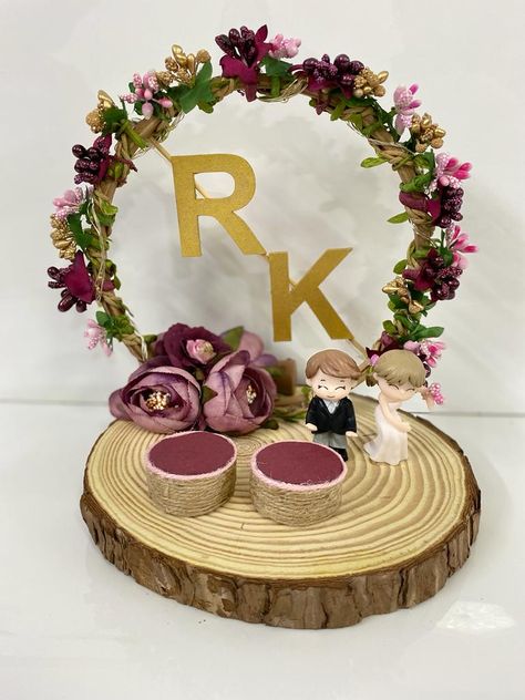 Engement Plate Decoration, Ring Plate Ideas, Engement Decoration, Engagement Platter Ideas, Unique Engagement Ring Platter, Diy Engagement Decorations, Personalized Wedding Ring Holder, Coconut Decoration, Engagement Ring Holder