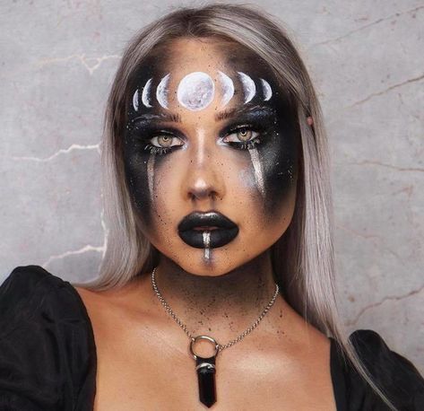 Diy Costume Makeup, Spooky Makeup Looks, Maquillage Halloween Simple, Spooky Makeup, Halloween Makeup Witch, Makeup Looks To Try, Halloweenský Makeup, Holloween Makeup, Creepy Halloween Makeup