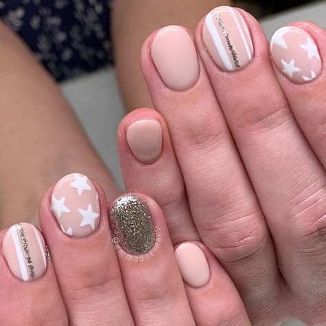 So glad I got to do these again from last year! Neutral 4th of July nails ✨ I fricken love stars.…” Neutral Fourth Of July Nails, Neutral 4th Of July Nails, Firework Nails, Nexgen Nails, Nails Neutral, Fourth Of July Nails, Nails Today, 4th Of July Nails, July Nails