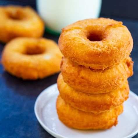 These Old-Fashioned Buttermilk Doughnuts have a simple, but delicious taste and are incredible eaten while they are fresh and warm. Air Fryer Doughnut Recipe, Cake Doughnuts, Old Fashioned Donut, Spicy Southern Kitchen, Yeast Donuts, Homemade Donuts Recipe, Homemade Doughnuts, Southern Kitchen, Doughnut Cake