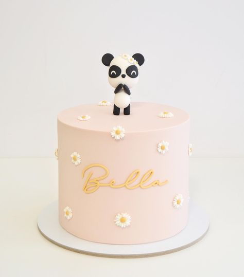 Amor à Colher | Cake Design (@amor.a.colher) • Instagram photos and videos Panda Cake, Panda Baby, 4th Birthday Cakes, Custom Birthday Cakes, Simple Cake, Pretty Birthday Cakes, Baby Panda, Baby Life, Custom Birthday