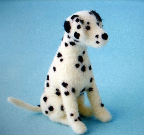 dalmatian nf Dog Japanese, Felt Dog, Felt Animal Patterns, Mini Dollhouse, Needle Felted Dog, Wool Needle Felting, Fairy Artwork, Textile Wall Art, Felt Dogs