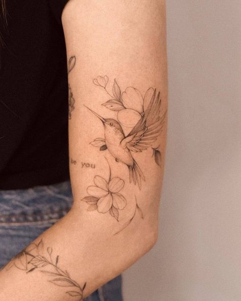 Hummingbird Tattoo Flowers, Hummingbird And Vine Tattoo, Hummingbird Flying Tattoo, Hummingbird Vine Tattoo, Humming Bird Fine Line Tattoo, Hummingbird Tattoo Placement, Hummingbird Back Tattoo, Flower Hummingbird Tattoo, Humming Bird Tattoo Design