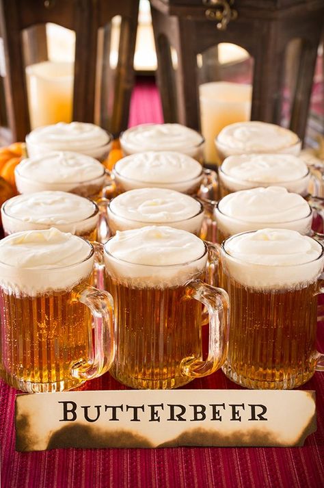 Hufflepuff Aesthetics, Harry Potter Motto Party, Homemade Butterbeer, Harry Potter Party Ideas, Baby Harry Potter, Gateau Harry Potter, Harry Potter Shower, Harry Potter Bridal Shower, Harry Potter Marathon