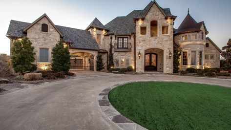 Inside a $1.5M North Texas home with its own media room and concession stand Castle House Modern, Huge Houses, Dream Mansion, Gorgeous Houses, التصميم الخارجي للمنزل, Concession Stand, Castle House, Spanish Revival, घर की सजावट