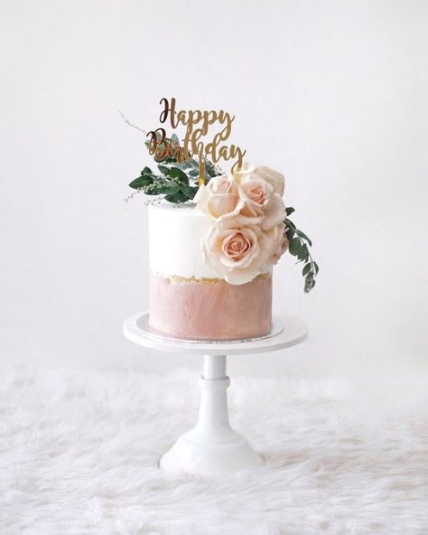 Elegant 80th Birthday Cakes, Pink And White Buttercream Cake, White Whipped Cream Cake Design, 80th Birthday Cake For Grandma, Fondant Birthday Cakes, Peach Buttercream, Birthday Cake For Women Elegant, 80th Birthday Cake, Modern Birthday Cakes