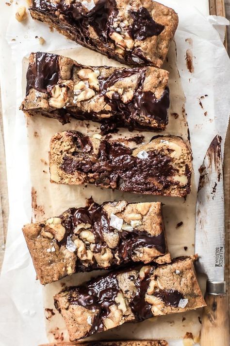 Dark Chocolate Walnut Blondies - Emma Duckworth Bakes Walnut Blondies, Strawberry Rhubarb Crumble, Chocolate Blondies, Rhubarb Crumble, Salted Caramel Brownies, Caramel Brownies, Chocolate Chip Cookie Bars, Brownie Bar, Chocolate Chip Cookie