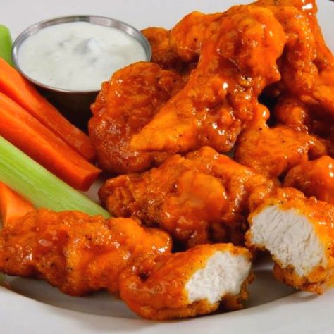 Hot Wings Boneless, Wing Stop Boneless Wings, Wingstop Buffalo Wings, Hot Boneless Wings, Boneless Hot Wings, Wings Boneless, Boneless Buffalo Chicken, Boneless Wing Recipes, Boneless Buffalo Wings