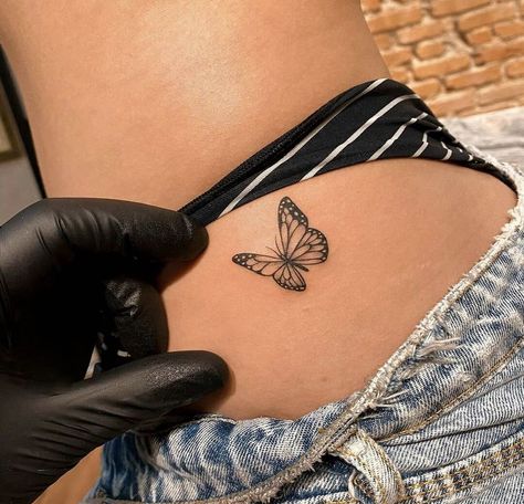 Fierce Tattoo, Simple Heart Tattoos, Hand Tattoos For Girls, Small Pretty Tattoos, Petite Tattoos, Pretty Tattoos For Women, Tatuaje A Color, Butterfly Tattoos, Stylist Tattoos