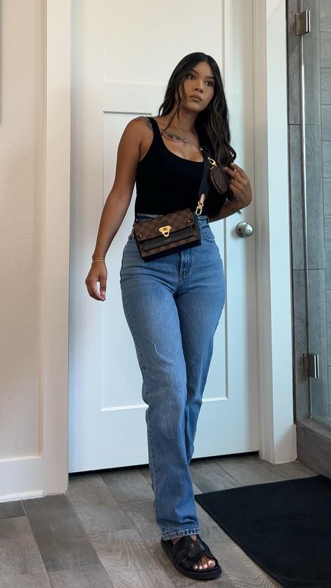 Casual Chic Style | Jeans Outfit | OOTD | Simple Easy Fashion Black Tank Tops Outfit, Casual Bar Outfits, Sandals Outfit Casual, Black Top Outfit, Ootd Simple, Bar Outfits, Easy Fashion, Jeans Outfit Women, Black Jeans Outfit